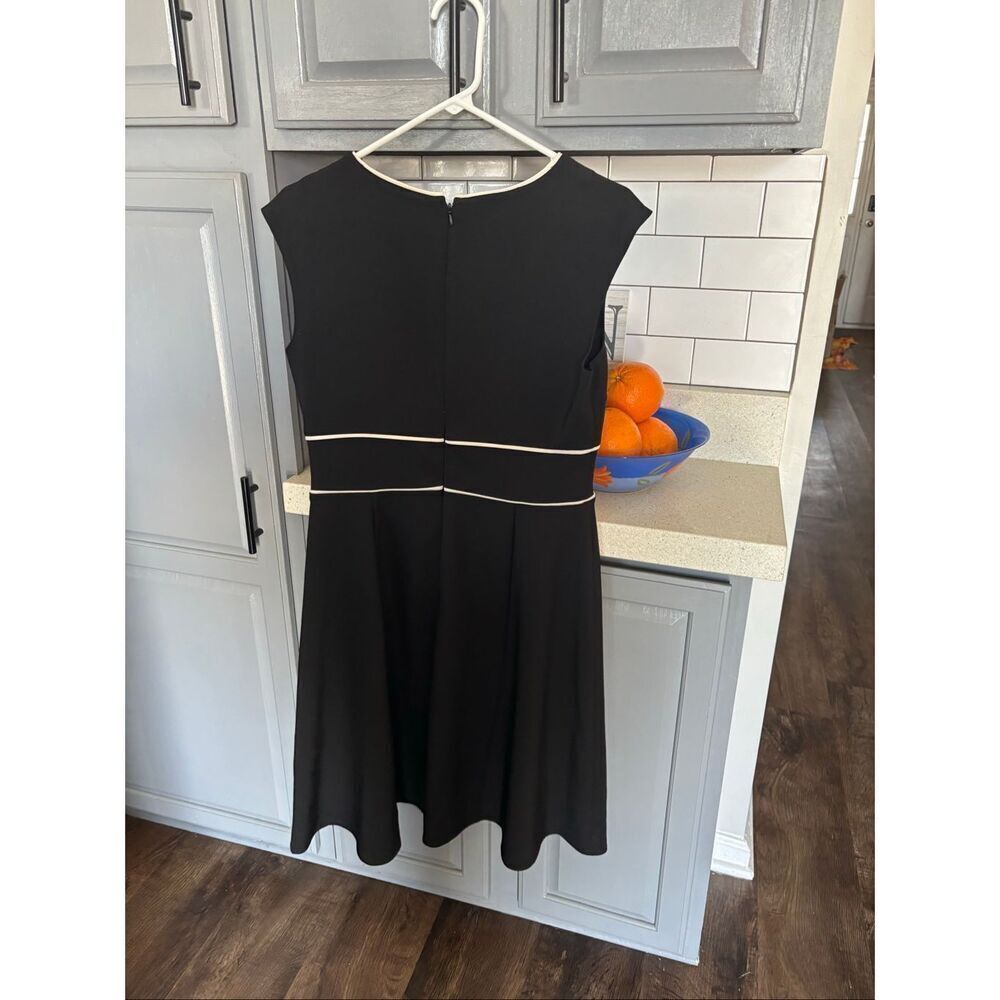 Dress - Picture 2 of 5